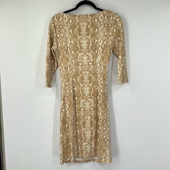 J. McLaughlin Snakeskin Print Ruched 3/4 Sleeves Dress - Picture 4 of 7
